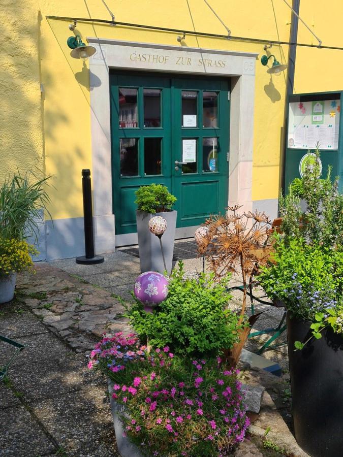 Gasthof Zur Strass Eugendorf Exterior foto