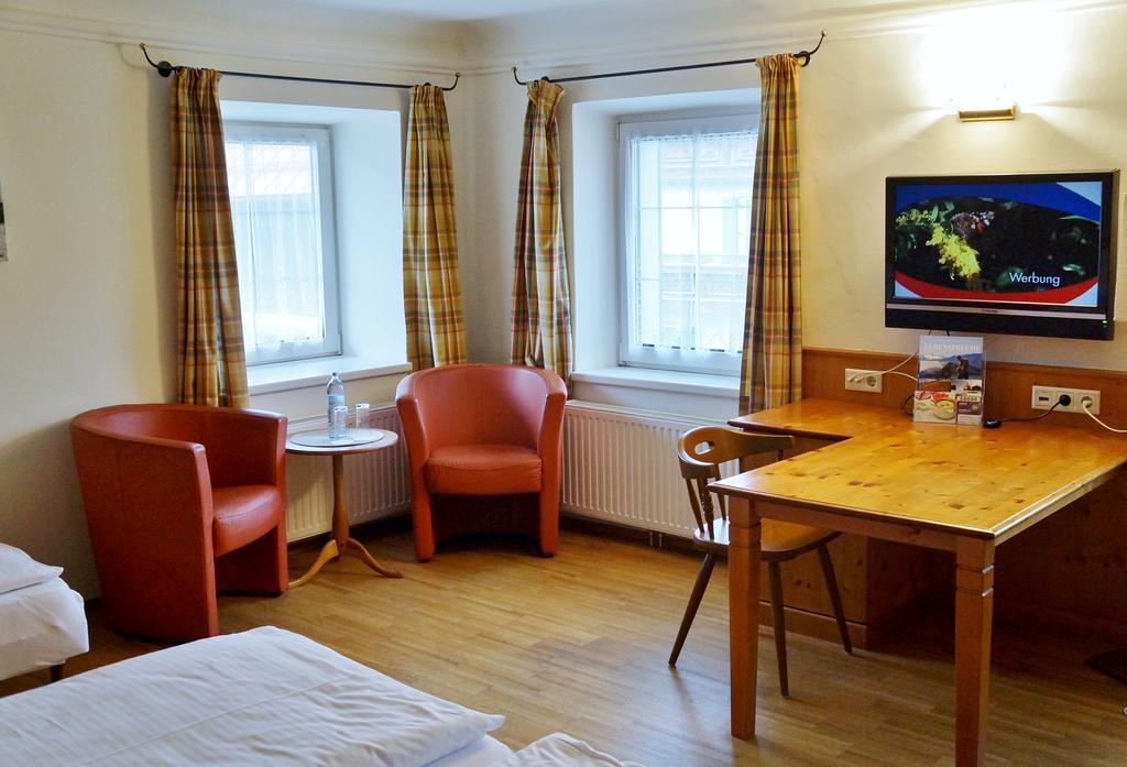 Gasthof Zur Strass Eugendorf Quarto foto