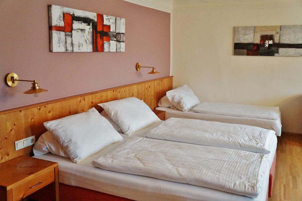 Gasthof Zur Strass Eugendorf Quarto foto